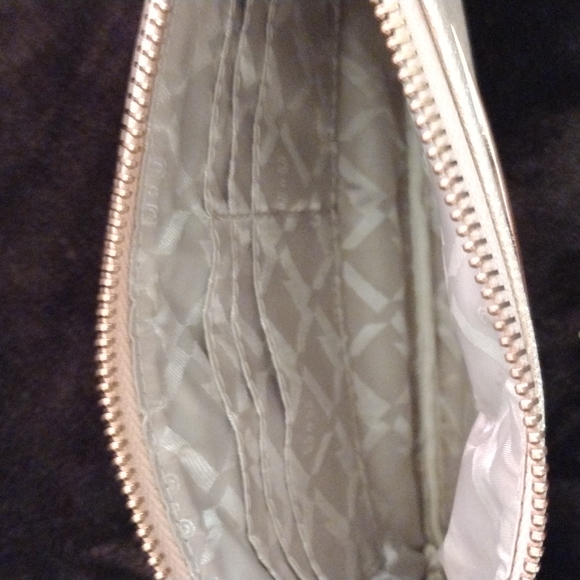 Wristlet - Picture 3 of 3